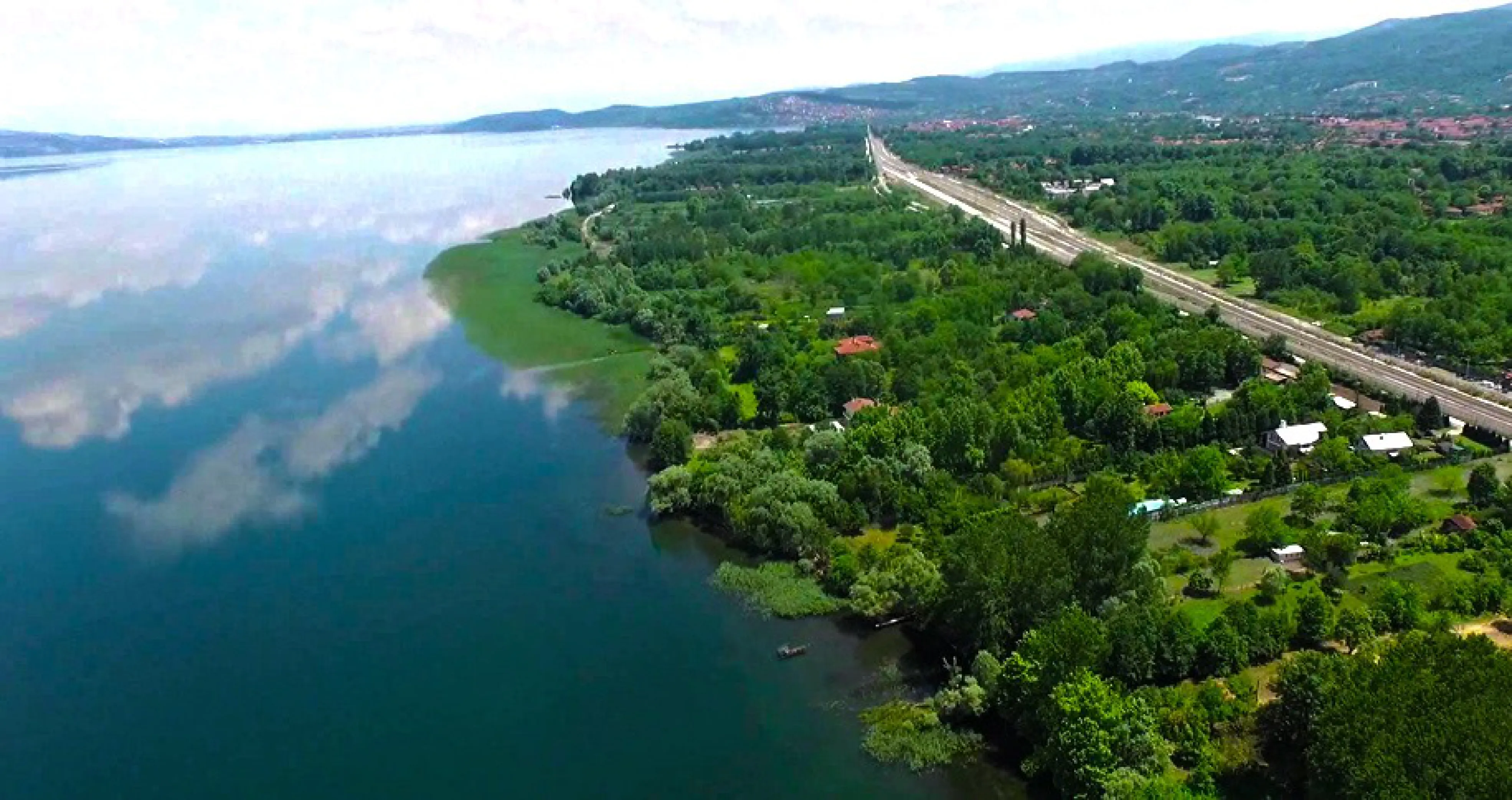 Sapanca Gölü’nün Eşsiz Manzarasında Tatilin Keyfini Çıkarın