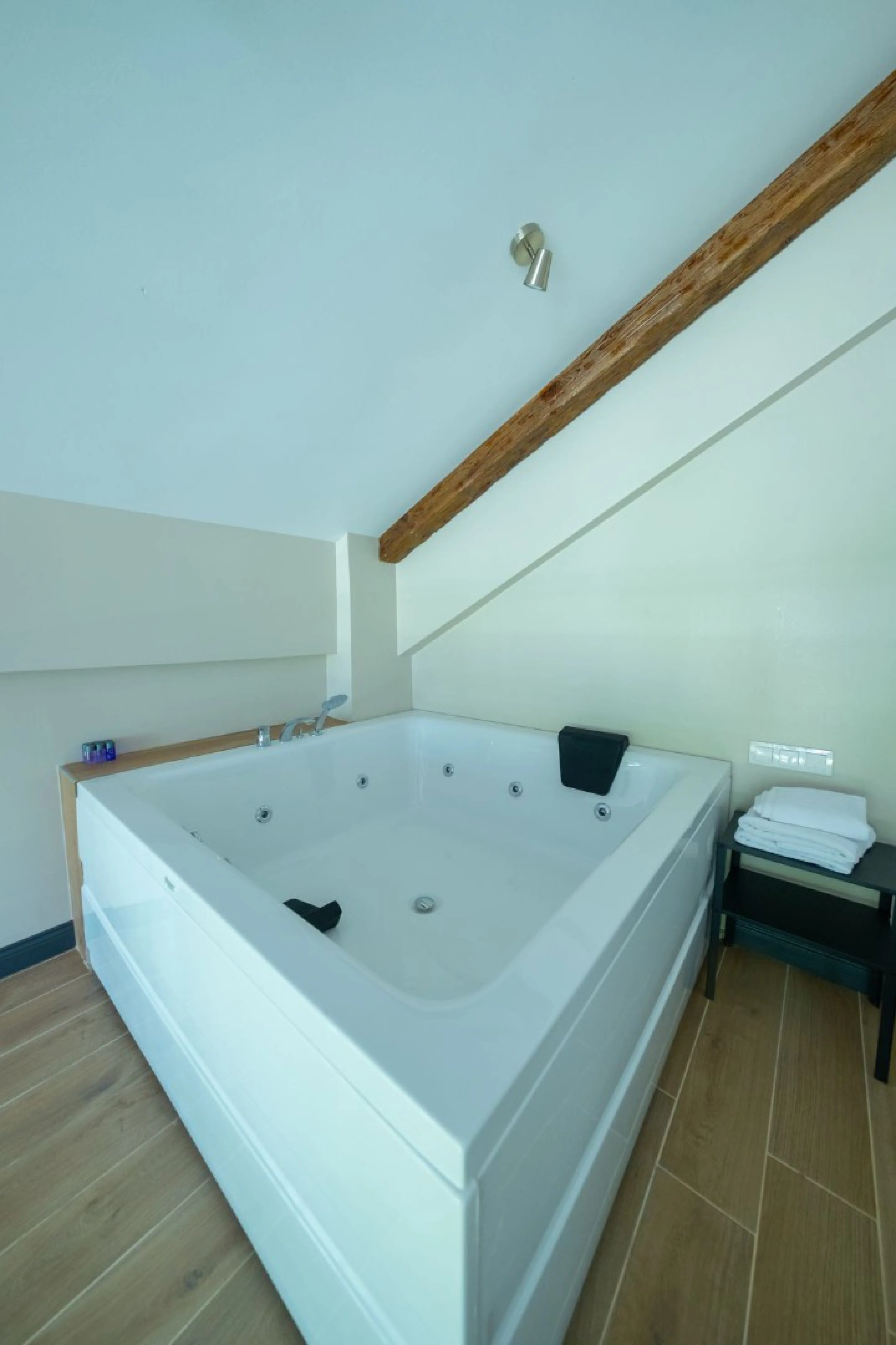 B306 Havuzlu 3 Odalı Villa Bungalov - 8 4