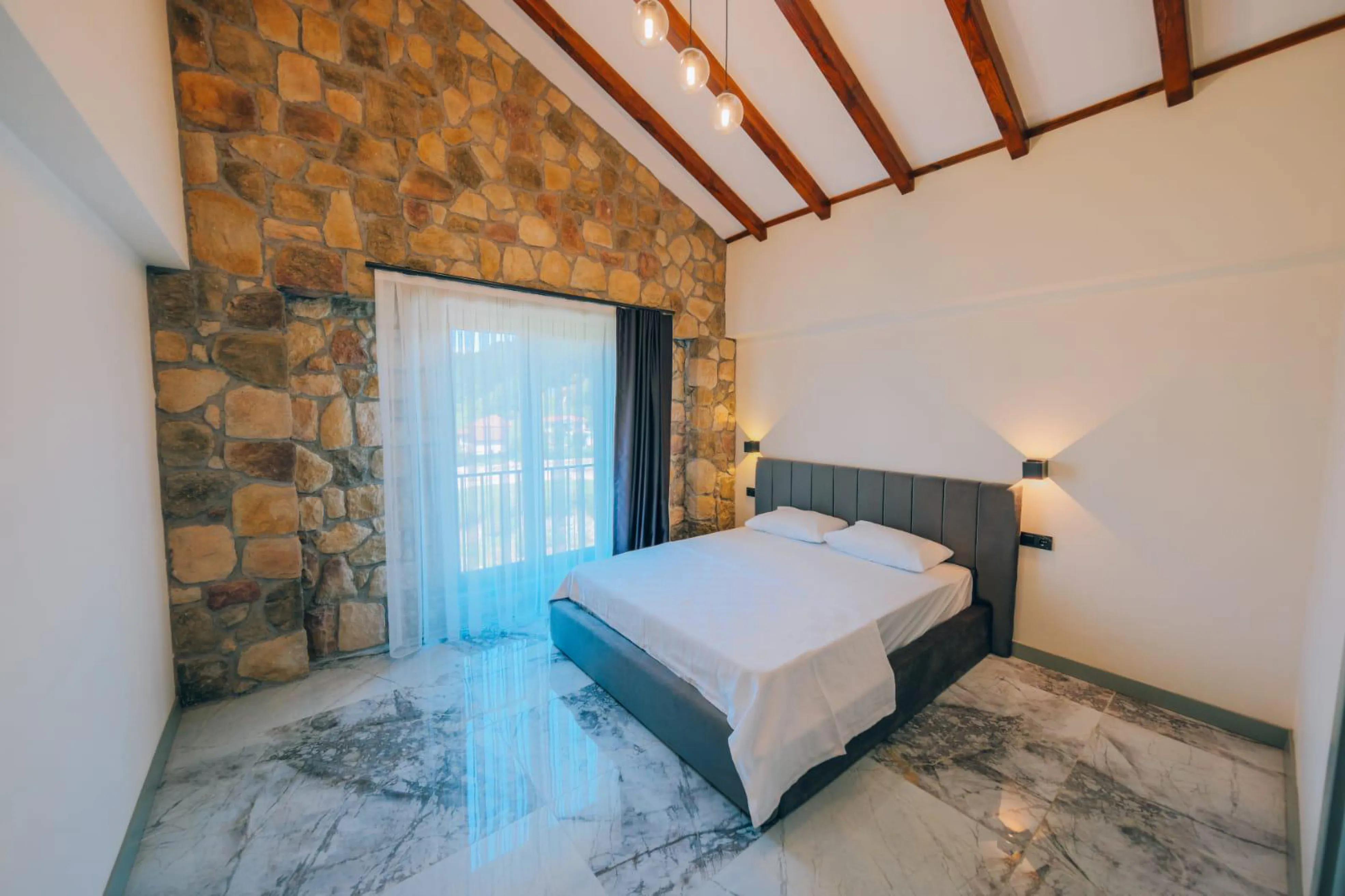 V121 Geniş Bahçeli Villa 11