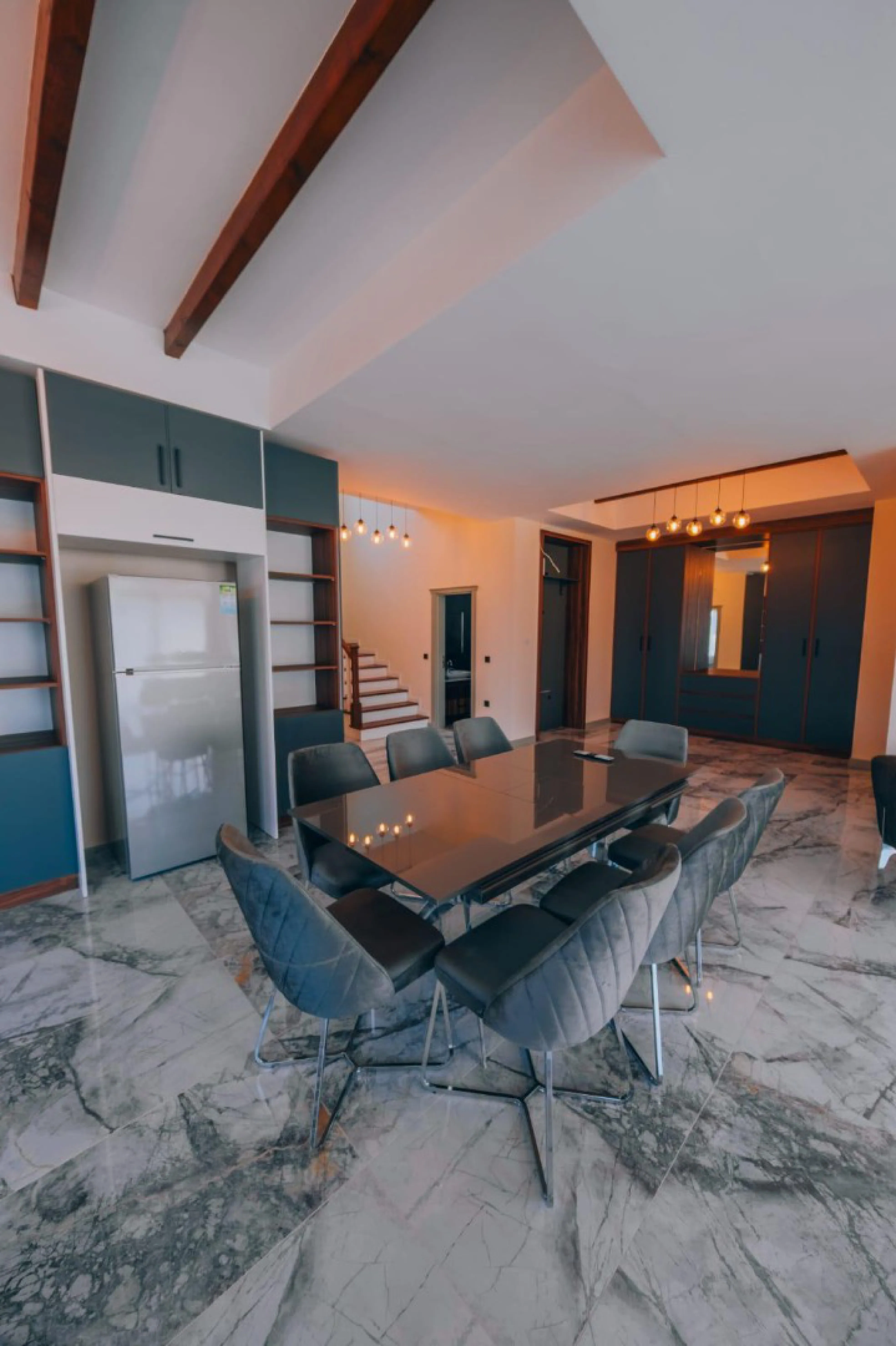 V121 Geniş Bahçeli Villa 14