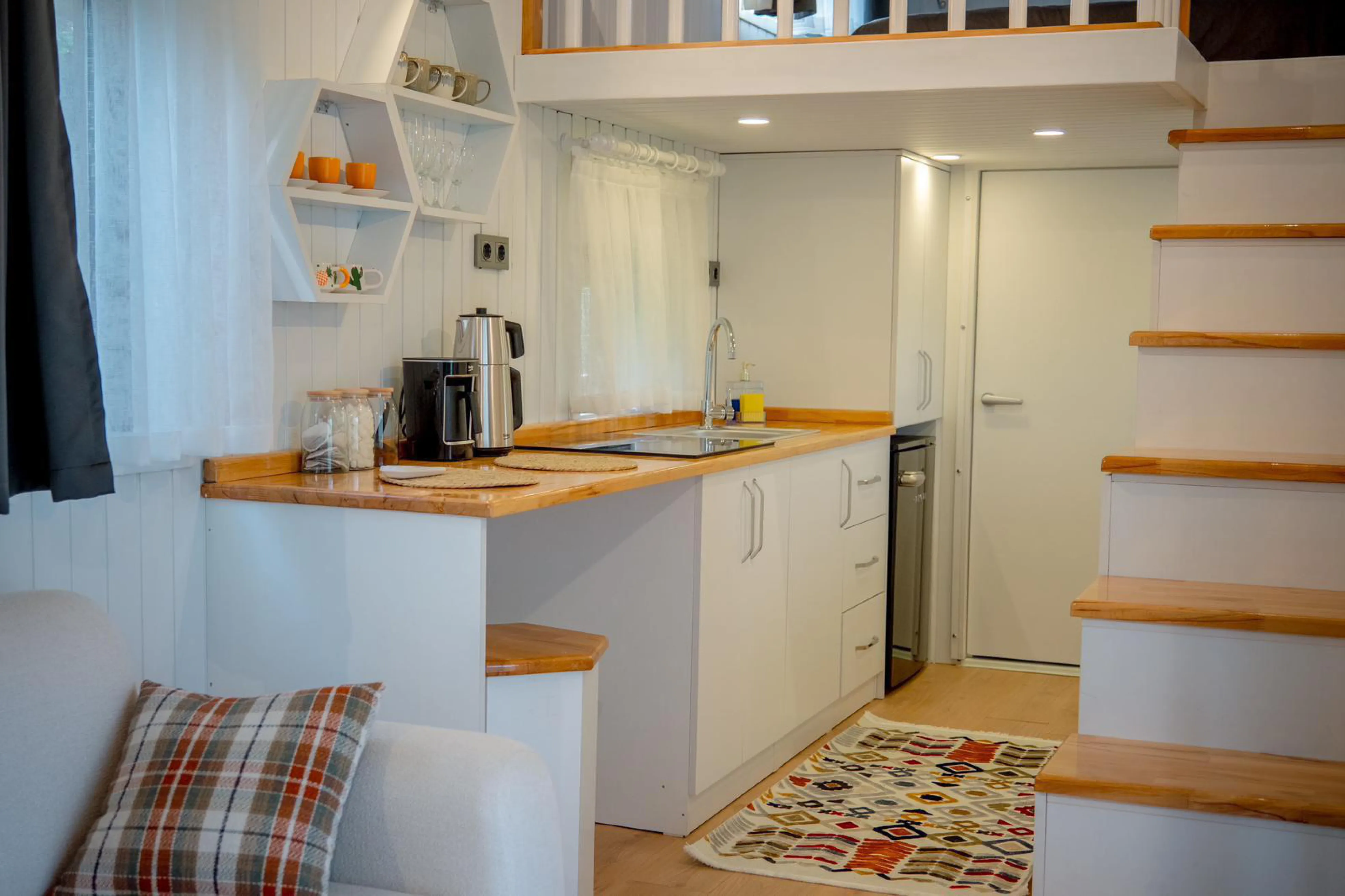 T115 Göl Manzaralı Havuzlu Tiny House- 4 10