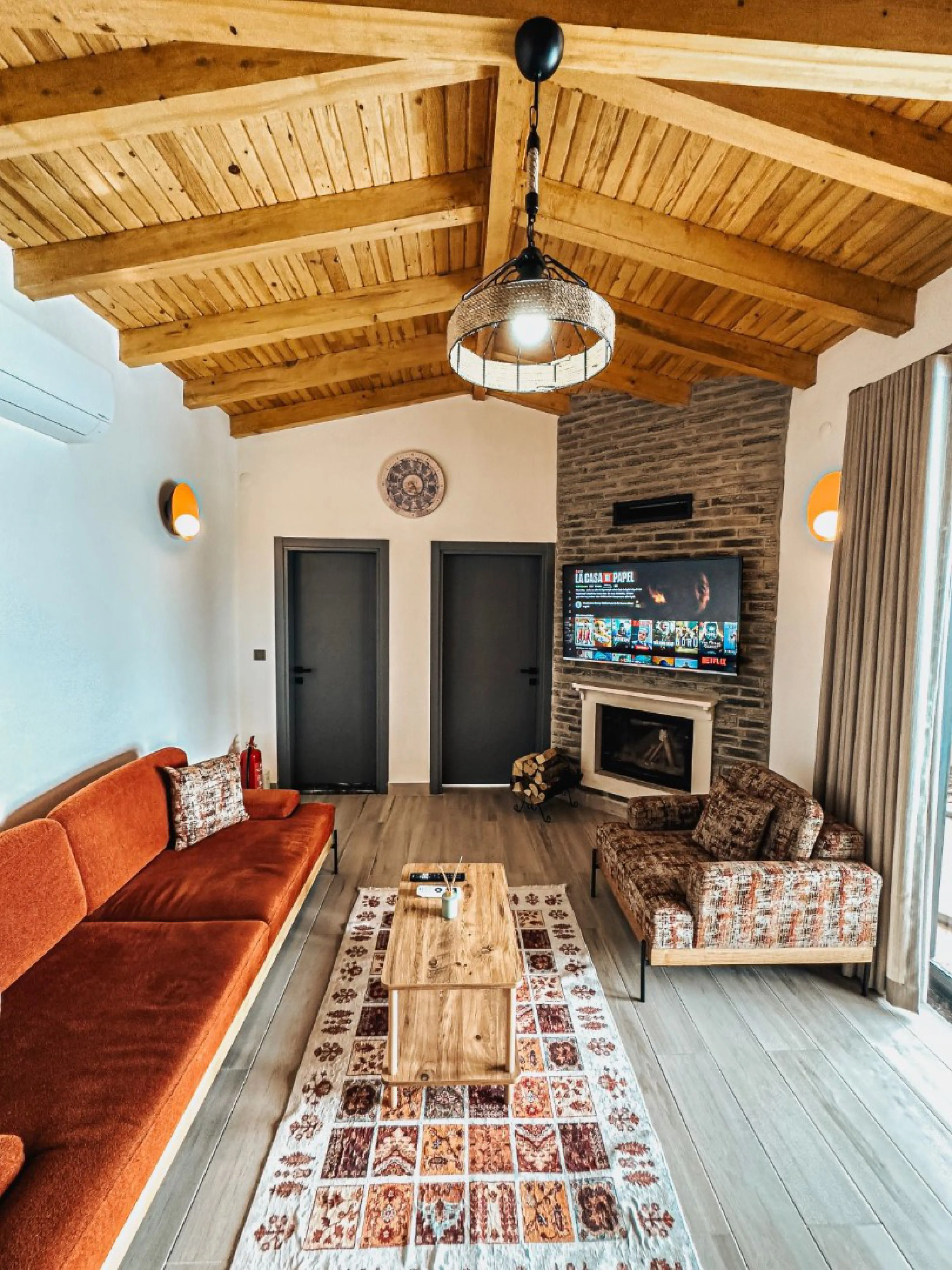 T113 Göl Manzaralı Havuzlu ve Jakuzili Bungalov - 2 4