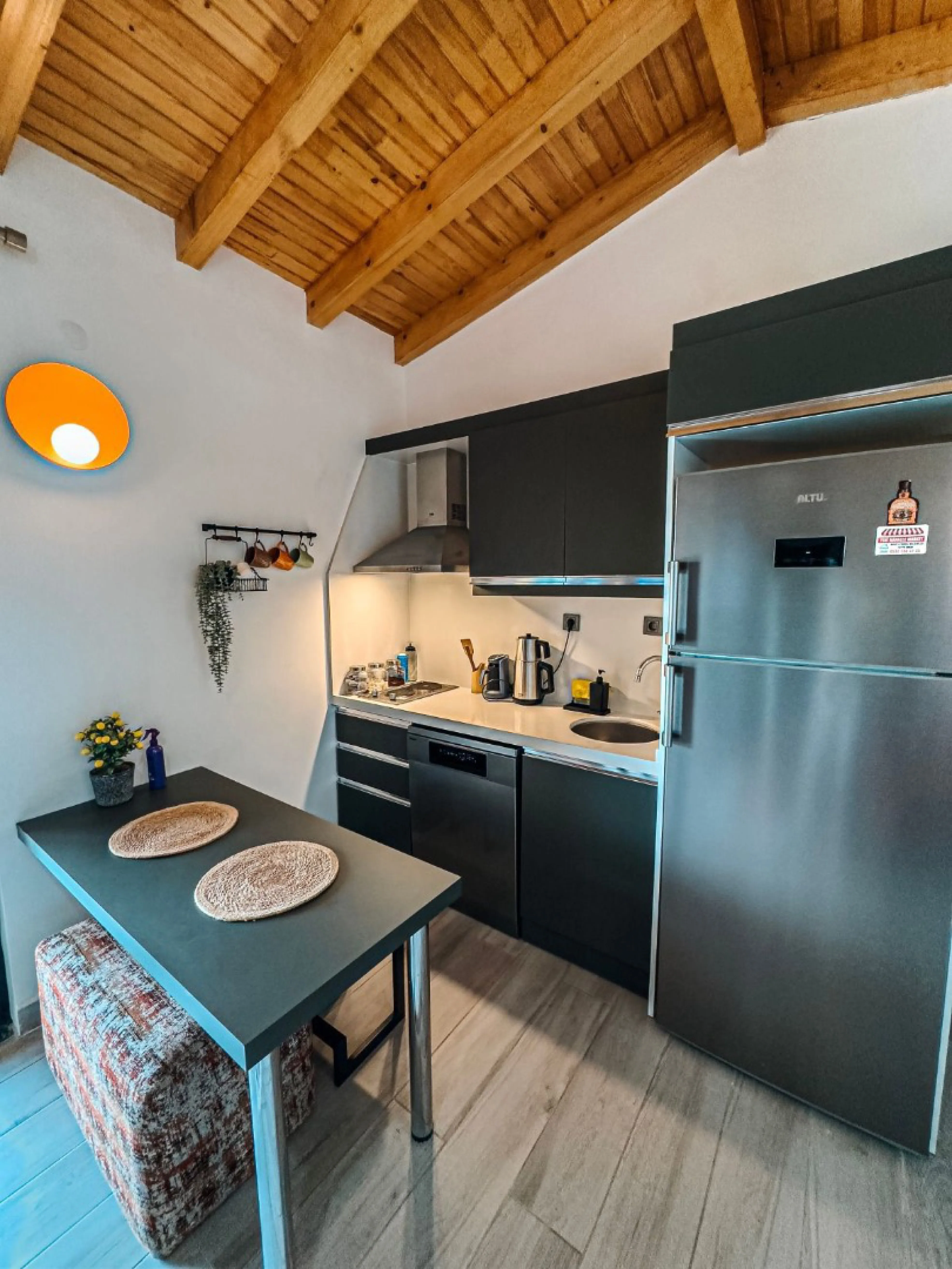 T113 Göl Manzaralı Havuzlu ve Jakuzili Bungalov - 2 10