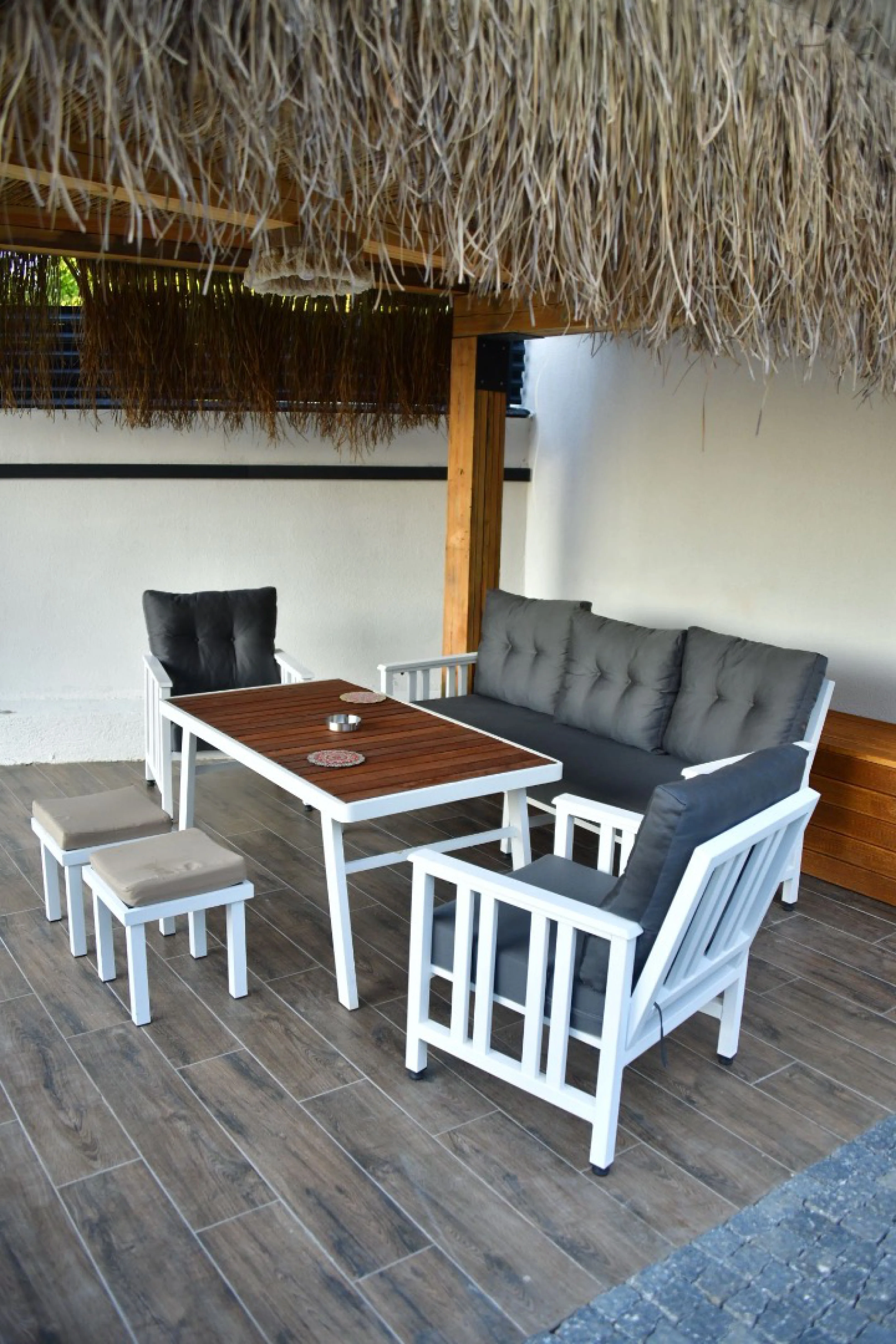 B310 Havuzlu Bungalov - 3 16