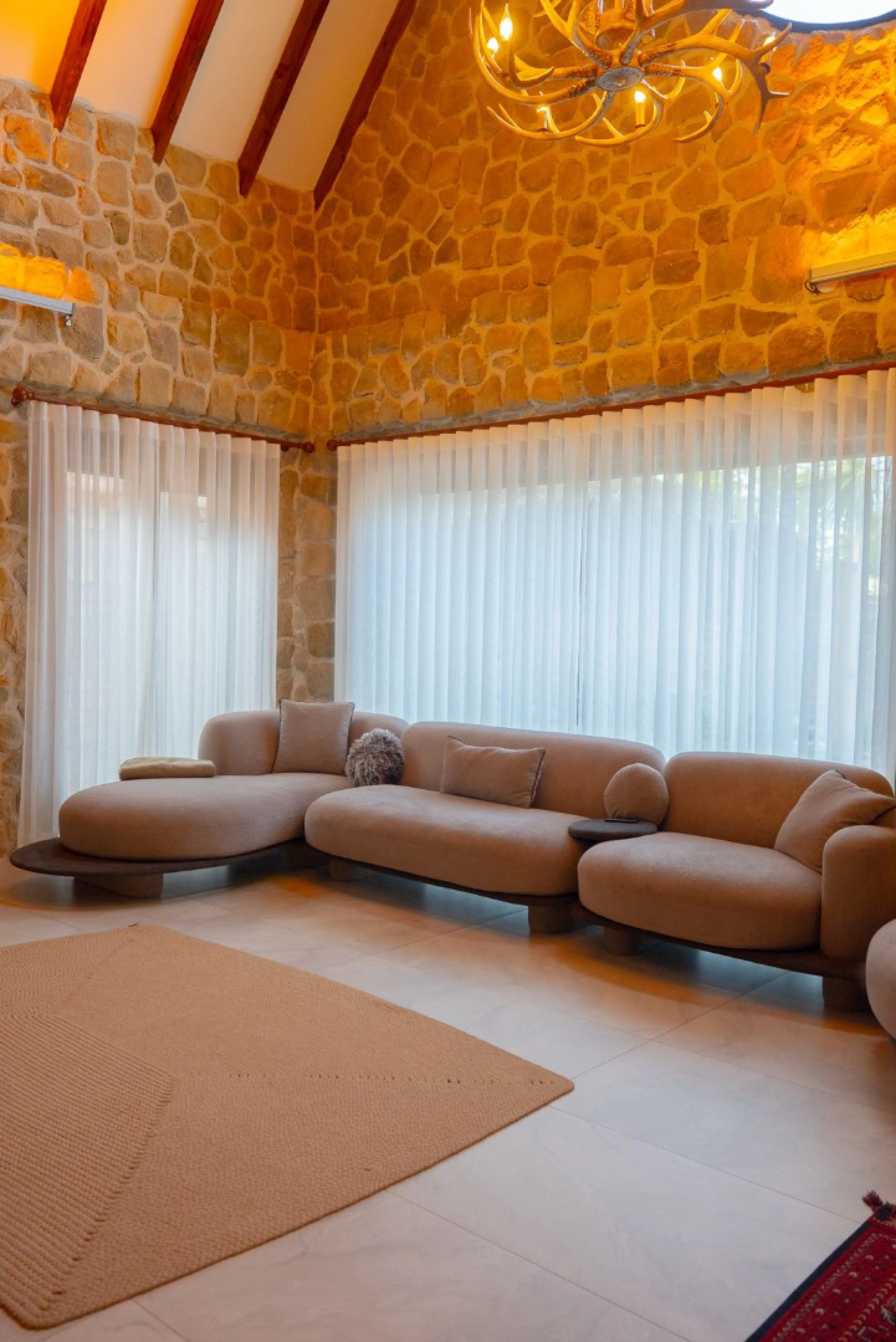 V131 Havuzlu Lüx Taş Villa 10