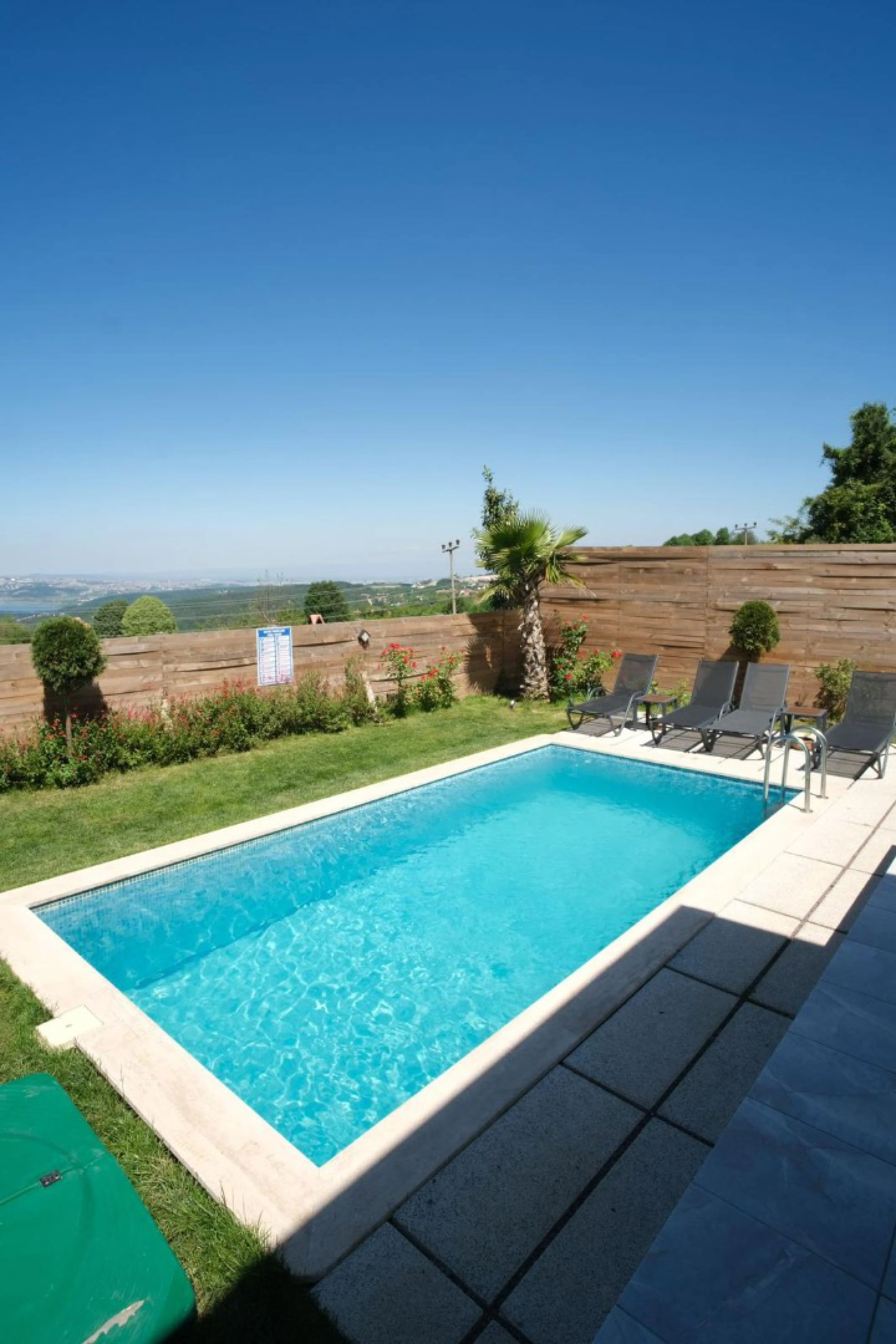 V132 Havuzlu Villa 12