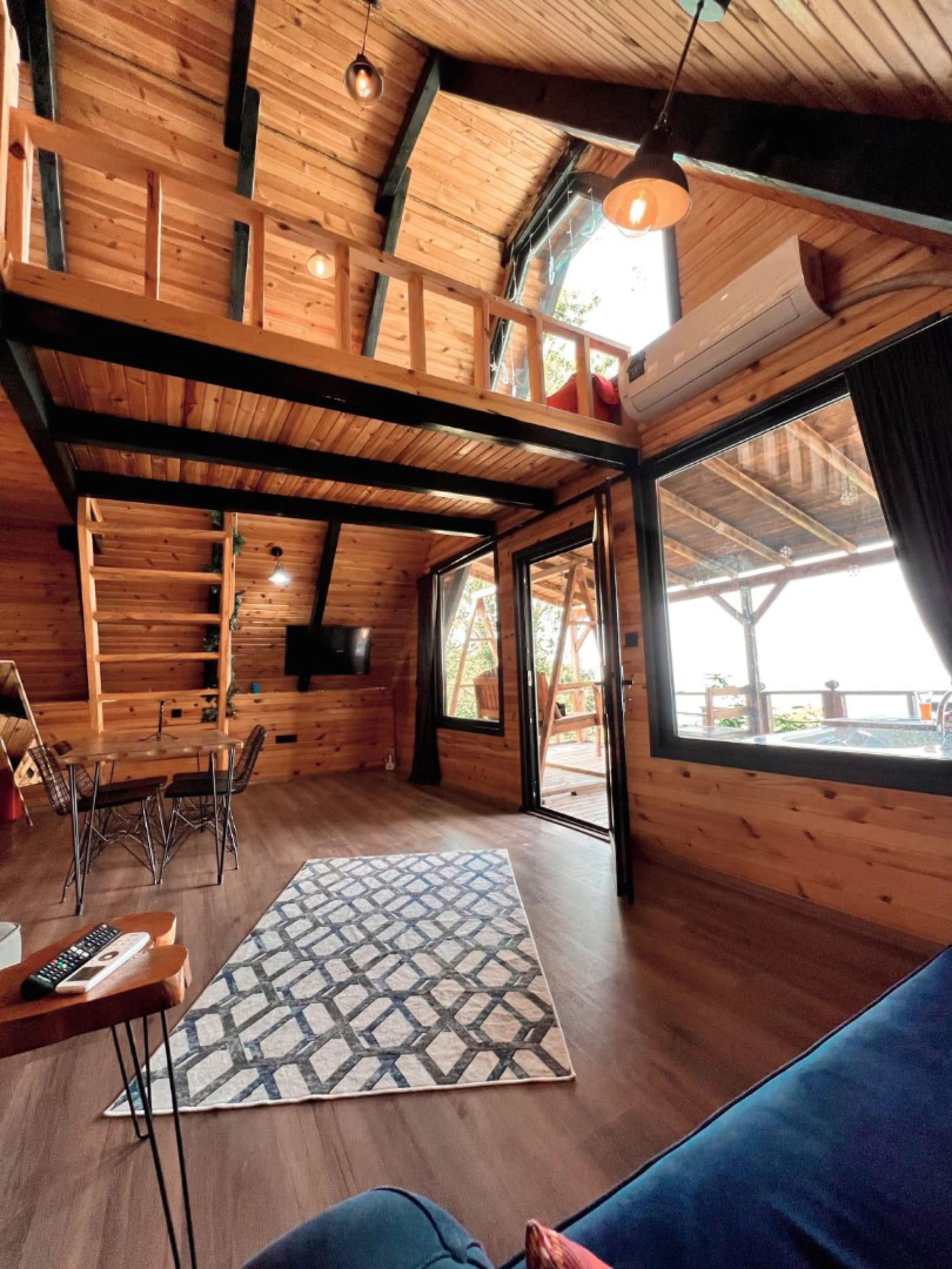 B140 Göl Manzaralı Suit Bungalov 6