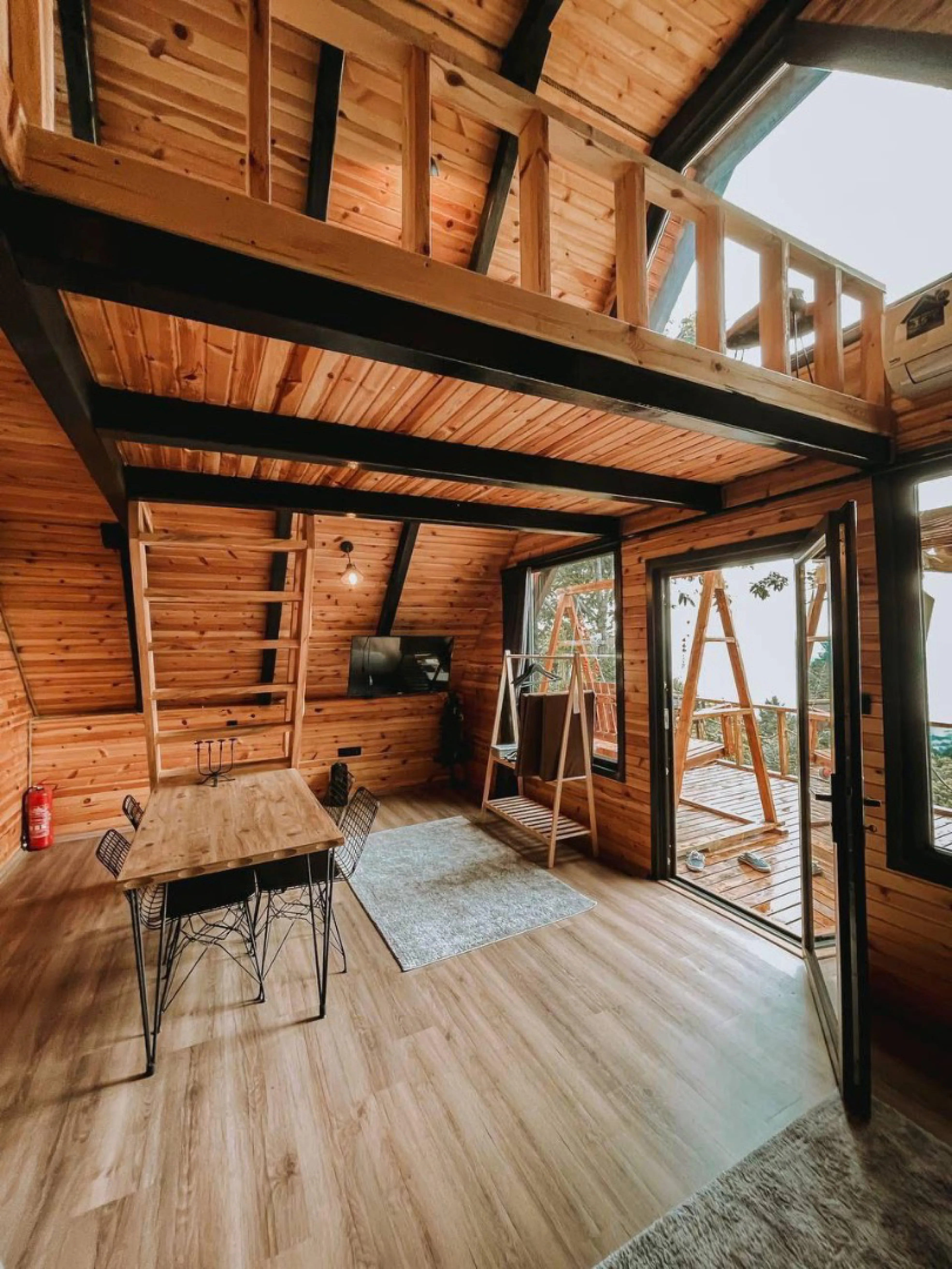 B140 Göl Manzaralı Suit Bungalov 3