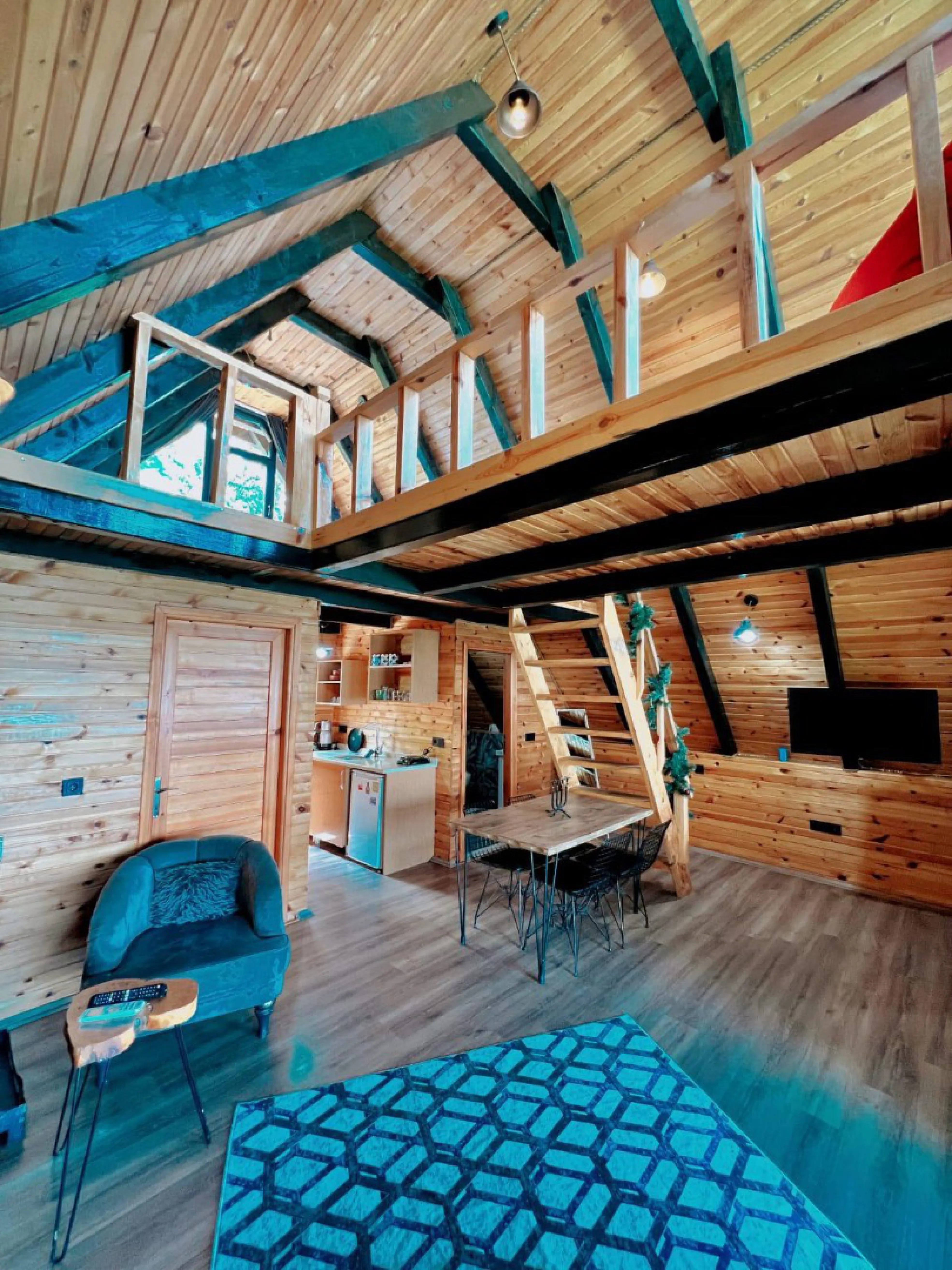 B140 Göl Manzaralı Suit Bungalov 12