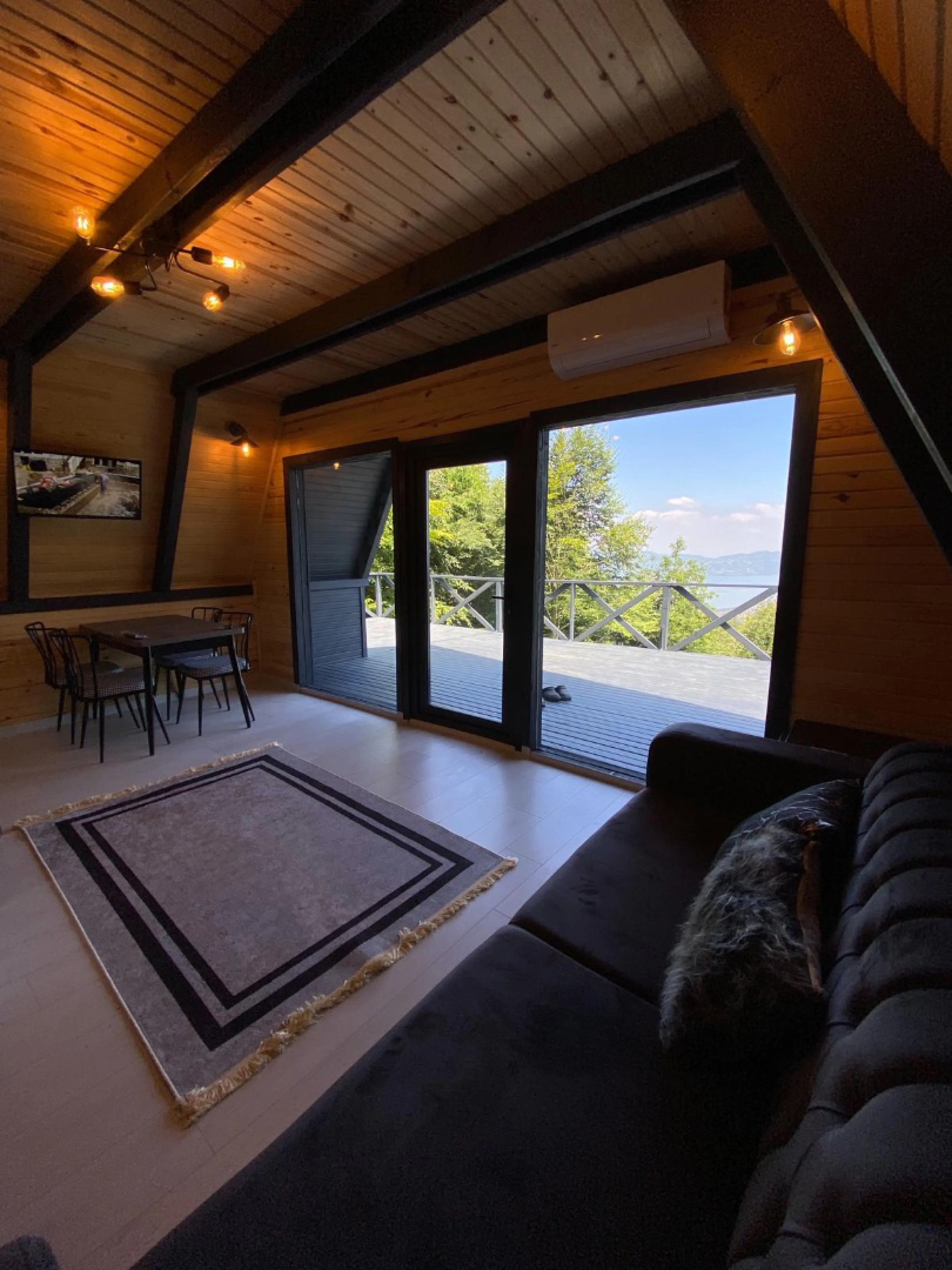 B140 Göl Manzaralı Bungalov Lor- 6 11